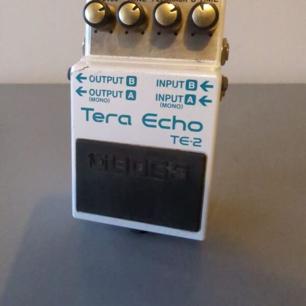 2013 - Present Boss TE-2 Tera Echo White - used Boss          Multi Effects         Guitar Effect Pedal