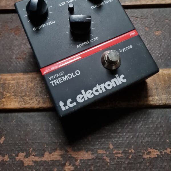 2000s TC Electronic Vintage Tremolo Black - Used TC Electronic                Guitar Effect Pedal