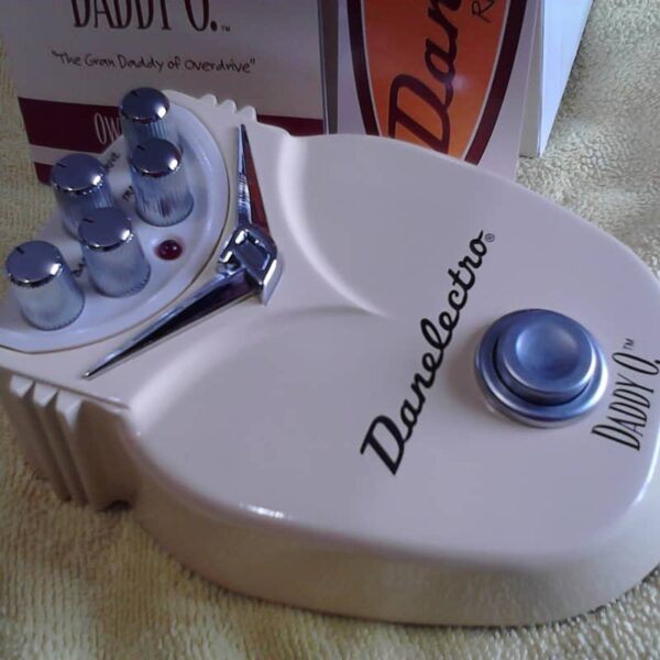 2000s Danelectro Daddy O Cream - used Danelectro         Overdrive             Guitar Effect Pedal