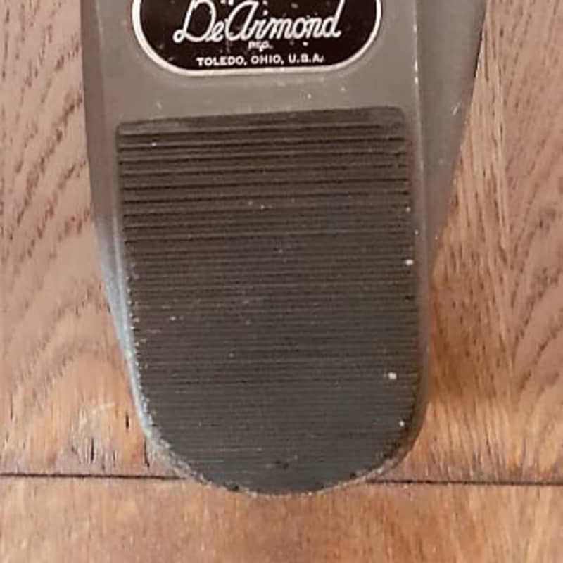 1960's DeArmond 610 - used DeArmond  Volume                 Guitar Effect Pedal