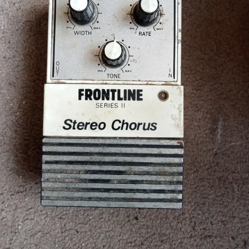 90s Frontline Stereo Chorus White - used Frontline    Stereo              Chorus    Guitar Effect Pedal