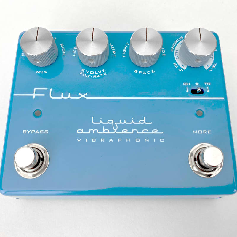 2020 Flux Effects Liquid Ambience Vibraphonic Blue - used Flux Effects   Vibrato  Reverb           Chorus   Guitar Effect Pedal