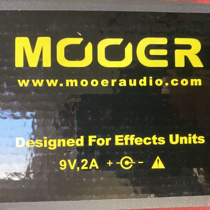 Mooer mains supply 9V for guitar pedal Black - new Mooer                     Guitar Effect Pedal Guitar Effect Pedal