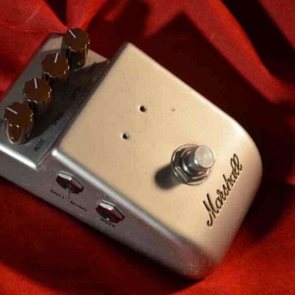 2010s Marshall VT-1 Vibratrem Vibrato and Tremolo Pedal Silver - used Marshall Guitar Effect Pedal