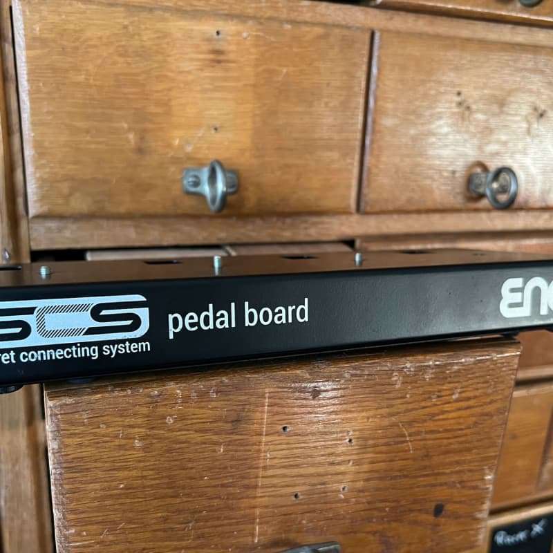 2010 Engl SCS Secret connection system Pedalboard PB-4 black - used Engl                     Pedalboard Guitar Effect Pedal