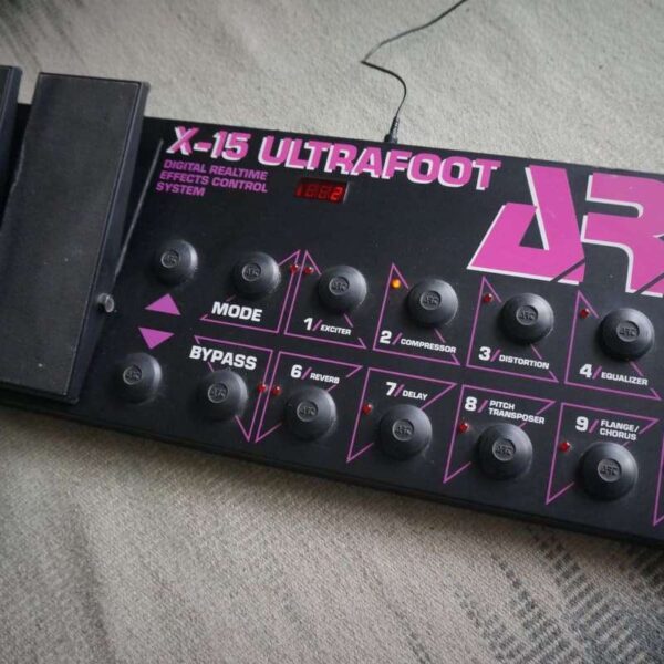 ART Pedalier Midi ART X15 Ultrafoot Noir Et Fushia - used ART Guitar Effect Pedal