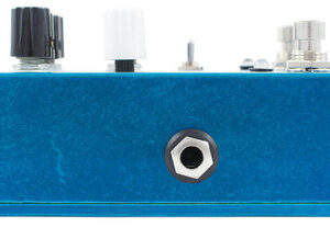 EarthQuaker Devices Avalanche Run V2 Stereo Reverb and Delay Pedal - Image 2