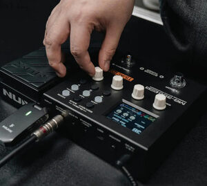 NUX MG300MKII Multi Effects Pedal - Image 2